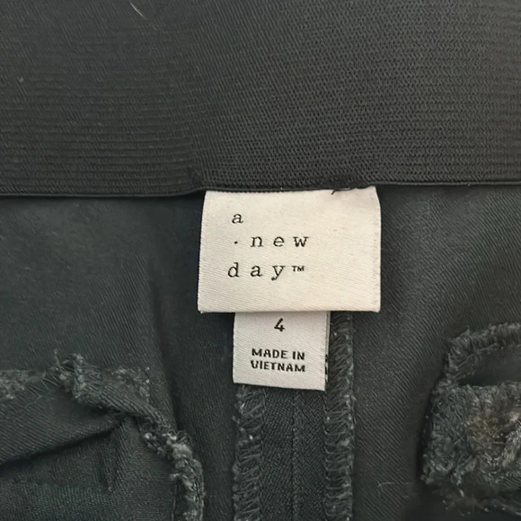 A New Day straight pants size 4 olive green cotton blend casual elastic waist - Picture 5 of 7